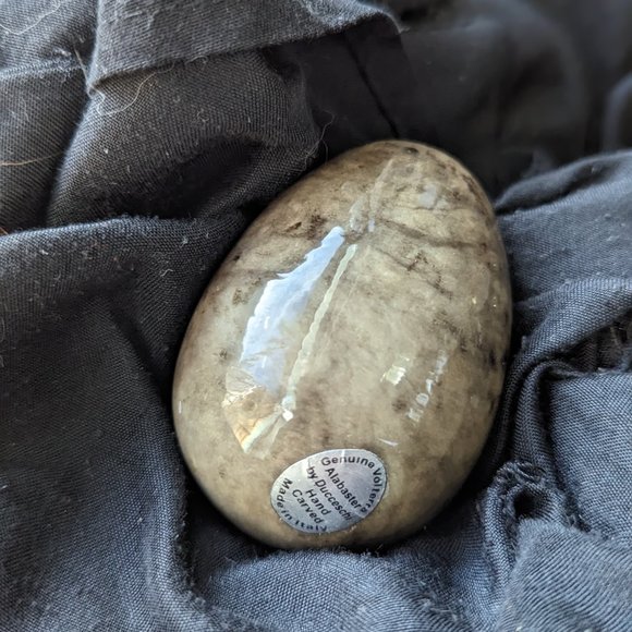 Genuine Volterra alabaster By ducceschi Hand Carved Egg Shape - Picture 1 of 6